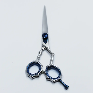 Ciseaux de barbier pour hommes en acier inoxydable noir avec vis en forme de crâne - Product Image 2