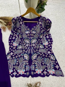 Ensemble Kurti brodé de style indien pakistanais traditionnel pour femmes, coupe ample, pour les occasions de mariage - Product Image 6