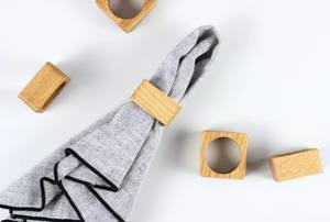 Anneaux de serviette en bois. Décoration de table pour réceptions. - Product Image 2