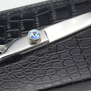 กรรไกรตัดขนสัตว์แบบใบตรง เงาเหมือนกระจก พร้อมสกรูอย่างดี - Product Image 2