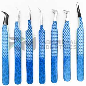 Pince à épiler pour cils RMI Black Plasma Tip / Silver Tip et à pointe colorée recouverte de papier, en acier inoxydable, pointe de précision - Product Image 1
