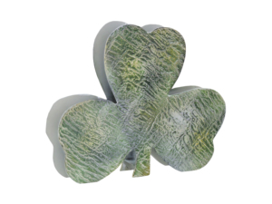 Sculpture artisanale en tôle de fer, trèfle texturé vert, art métallique, décoration irlandaise porte-bonheur pour la maison, le jardin ou le mur - Product Image 1