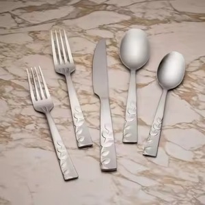 Elegante Juego de Cubiertos de Acero Inoxidable, Diseñado para una Sensación Premium y un Atractivo en la Mesa - Product Image 5