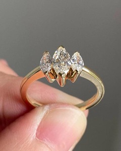 แหวนมอสซาไนต์ทรงมาร์คีส์ 1.50 กะรัต ทองคำแท้ 14K แหวนหมั้นสามเม็ด สไตล์อาร์ตเดโค สำหรับเจ้าสาว ของขวัญวันครบรอบ - Product Image 5