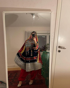 Robe de mariée Kuchi pour femme, 100% polyester, longueur genou, style moderne afghan, élégante broderie florale, robe festive afghane Kuchi - Product Image 2