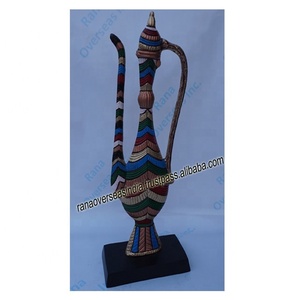 Hecho a mano tradicional Metal Surahi escultura Mesa decoración aluminio Surahi Showpiece en el mejor Parice de exportador y proveedor - Product Image 4