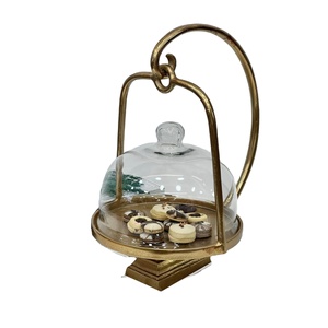 Venta caliente Cuenco de almacenamiento de galletas de lujo Metal de aluminio Nuevo diseño Cuenco para servir frutas con cúpula de vidrio Tuerca y aperitivos Cuenco para servir - Product Image 1