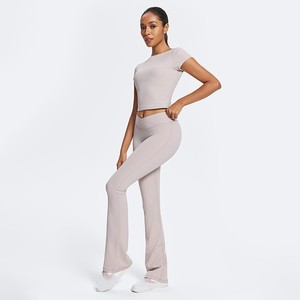 Conjunto de Yoga de 2 Piezas: Top Corto Rosa con Cuello Halter y Cierre de Cremallera, Leggings de Cintura Alta y Spandex de Longitud Completa, Sin Costuras, Elástico en 4 Direcciones, Transpirable - Product Image 4