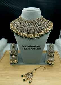 Juego de Collar y Pendientes de Lujo Vintage de Cobre Chapado en Oro con Perlas y Kundan, Maang Tikka para Mujer, Certificado por Terceros para Bodas - Product Image 3