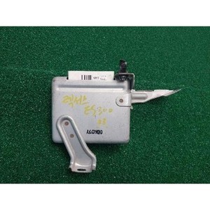 300 ECU y Módulos de Computación Usados 8924333080 - Product Image 1