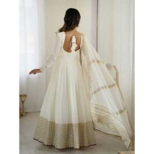 ชุดเดรส Anarkali ไซส์ XL สำหรับงานปาร์ตี้ สวยงาม พร้อมจี้และผ้าคลุมไหล่ - Product Image 5