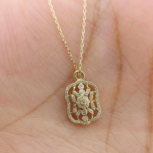 Collar con Colgante de Flor, Chapado en Oro de 18K, con Circonitas Cúbicas Engastadas, Estilo Clásico para Mujer, Cadena de Caja, Joyería - Product Image 1
