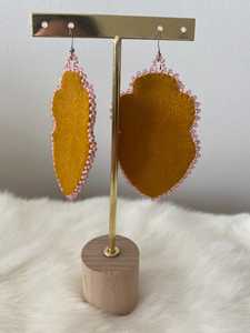 Pendientes Florales Hechos a Mano TIMELESS CRAFT con Cuentas, Diseño de Flores Rosas y Blancas, Joyería de Moda para Mujer - Product Image 5