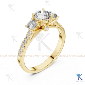 แหวนหมั้นเพชรแบบ3เม็ดสีทองกลางเบาะรองนั่งข้างห้องแล็บ - Product Image 2