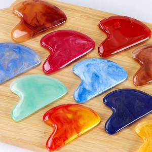 Outils de massage Gua Sha en résine faits à la main, forme personnalisée, pour le visage et le corps, planche de raclage, thème amour, décoration artisanale FAIZA CRAFT - Product Image 1