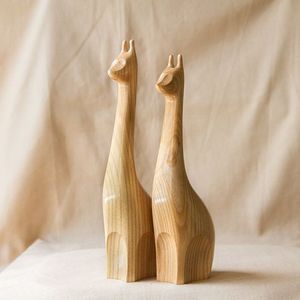 Sculpture en bois élégante pour la décoration intérieure, idéale pour offrir en cadeau - Product Image 6