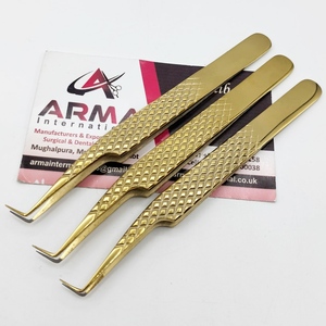 แหนบแยกขนตา 90 องศา ผ่านการทดสอบด้วยมือ ผลิตจากสแตนเลสชุบทอง คุณภาพดี ใช้สำหรับต่อขนตา  รับทำโลโก้  ผิวเรียบเนียน - Product Image 3