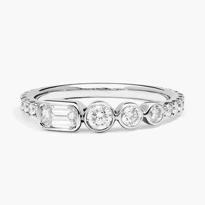 Anillo de Oro Blanco de 14K con Esmeralda Cultivada en Laboratorio y Diamante de Corte Brillante Redondo, Anillo Moderno Apilable para Boda y Compromiso - Product Image 1
