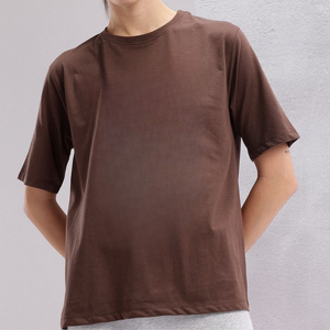 เสื้อยืดทรงเข้ารูป OEM ผ้าฝ้าย 100% คอปกโบว์ สีกากีล้วน คอกลม แขนสั้น สำหรับฤดูร้อน ไซส์พลัส - Product Image 5