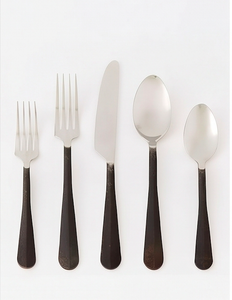 Ensemble de couverts minimalistes en métal avec finition miroir haute brillance, compatibles lave-vaisselle, pour mariage et restaurant - Product Image 1