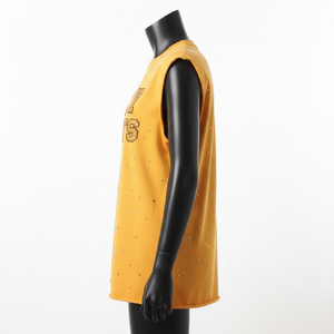 Camiseta sin mangas de algodón para mujer con estampado gráfico y logo de pedrería termoadhesiva, estilo largo. - Product Image 3