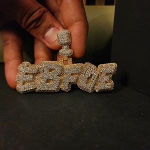 จี้เพชรฮิปฮอปแบบอักษรประดับเพชร VVS เงินแท้ 925  แบบสั่งทำพิเศษ  จี้เพชรโมอิสซาไนต์แบบสั่งทำพิเศษ  จี้อักษรย่อสองสีแบบสั่งทำพิเศษ - Product Image 3