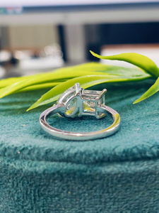 Anillo Toi et Moi de Corte Ovalado y Princesa Real, Diseño Elegante de Doble Piedra, Simboliza la Perfección para Compromisos o Momentos Especiales - Product Image 3