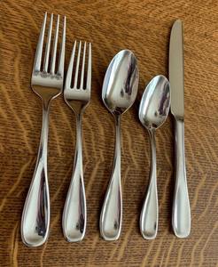 Ensemble de couverts modernes en acier inoxydable écologique, service de couverts poli miroir, durable, résistant à la rouille - Product Image 1