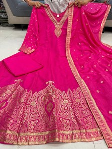 Robe longue Salwar Kameez Dupatta de style pakistanais, en coton, avec broderie lourde et travail de sequins, coupe moderne, pour occasions spéciales, tenue de soirée - Product Image 3