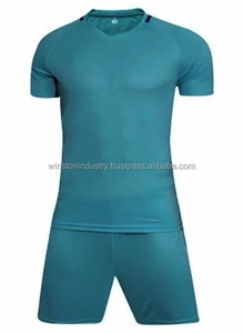 Jersey y calcetines de fútbol transpirables de secado rápido profesionales personalizados con diseño deportivo Ropa de fútbol personalizable - Product Image 3