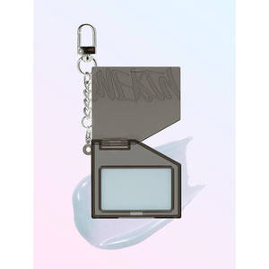 08 Blue Bomb Porte-clés pour les lèvres et les joues Fusionnons le maquillage avec la mode! - Product Image 1