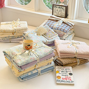 <span class=keywords><strong>Parure</strong></span> de <span class=keywords><strong>lit</strong></span> à pois fraises mignonne, ensemble de linge de <span class=keywords><strong>lit</strong></span> 4 pièces doux et froissé - Product Image 1