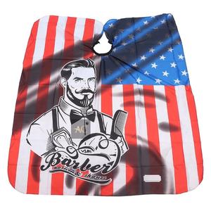 Capa de Peluquería con Estampado de Bandera Americana, Poliéster No Tejido, 140x160cm, para Uso en Barberías y Salones, con Logotipo de Barba y Bigote - Product Image 3