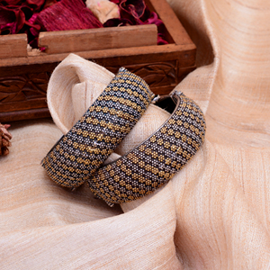 Brazaletes Kada de Diseño Indio Hechos a Mano para Mujer, con Patrón Tradicional Pequeño, para Bodas, Sangeet, Mehndi, Haldi y Fiestas - Product Image 6