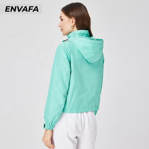 Trench-coats personnalisés avec logo, veste courte à capuche pour femmes, veste légère tendance, trench-coat décontracté pour femmes - Product Image 4