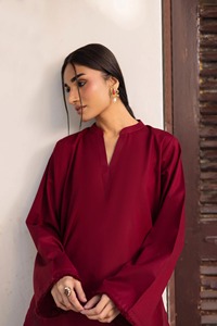 Maroon Silk Kurta Kurti Women Loose Fit <b>Floor</b> Length Ethnic Wear India Pakistan Style All Seasons Casual Party Wear Wedding - Product Image 3