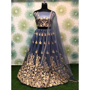 MARIAGE FILET DE SOIE BRODERIE TRAVAIL LEHENGA CHOLI AVEC DUPATTA GRIS - Product Image 1