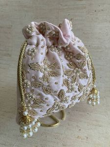 Bolso de mano tipo Potli con cordón, bordado y con cuentas, para fiestas, bodas, o como estuche para joyas y cosméticos. - Product Image 6