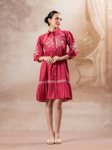 Robe d'été midi formelle pour femme, col rond, manches bouffantes brodées en 3D, taille naturelle moderne, écologique - Product Image 2