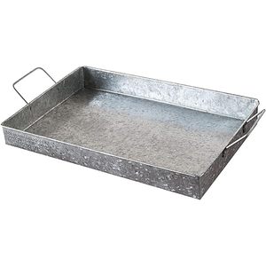 Elegante Bandeja de Metal Galvanizado con Asas de Madera para Servir, Diseño Clásico Ornamentado, Personalizable para Uso en el Hogar o Restaurantes - Product Image 3
