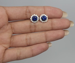 Pendientes de Oro Sólido de 14K con Zafiro Azul de 0.52 Ct y Halo de Diamantes Cultivados en Laboratorio, Certificados por IGI, Joyería Elegante para Mujer, Regalo para Fiesta - Product Image 3