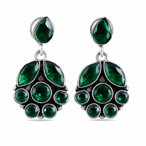 Boucles d'oreilles pendantes en forme de fleur d'améthyste, plaquées argent antique, oxydées, faites à la main |   Bijoux Bohèmes en Grappe |   Cadeau pour femme bohème - Product Image 4