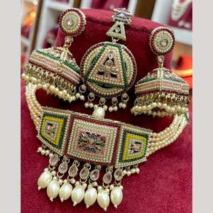 10581396BLU Ensemble de collier ras du cou en cristal et perles plaqué or Ensembles de bijoux fins - Product Image 6