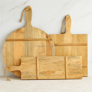 Planche à découper en bois de luxe avec design en résine époxy marbrée, planche à découper artisanale, plateau de service de cuisine, qualité supérieure - Product Image 5