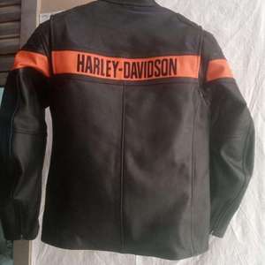 Veste en cuir Harley pour homme, style Victory Sweep, vintage, écologique, coupe-vent, streetwear - Product Image 4