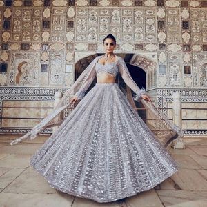 Lehenga Choli de Diseñador con Lentejuelas de Seda Brillante y Trabajo Dori, con Dupatta de Red |   Conjunto de Lehenga para Fiesta Nupcial - Product Image 3