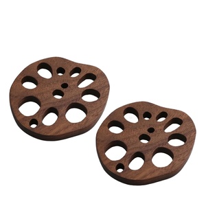 Sous-verres créatifs OEM en bois de noyer pour le thé Tapis de tasse de style classique Conception de coupe de fromage en forme de fleur naturelle Coussinets classiques OEM" - Product Image 1