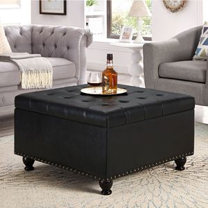 Grande Pouf Contenitore Quadrato Nero con Gambe in Legno, Tavolino da Caffè Imbottito con Bottoni e Finiture a Chiodo per Soggiorno - Product Image 1