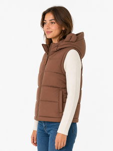 Gilet matelassé marron premium pour femme, sans manches, à capuche, chaud pour l'hiver, léger et isolé, avec fermeture éclair sur le devant - Product Image 2
