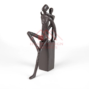 Figure humaine en métal Sculpture moderne pour bureau Best-seller Figurine d'enfant Sculpture de table pour dessus de table/prix de gros bas - Product Image 1